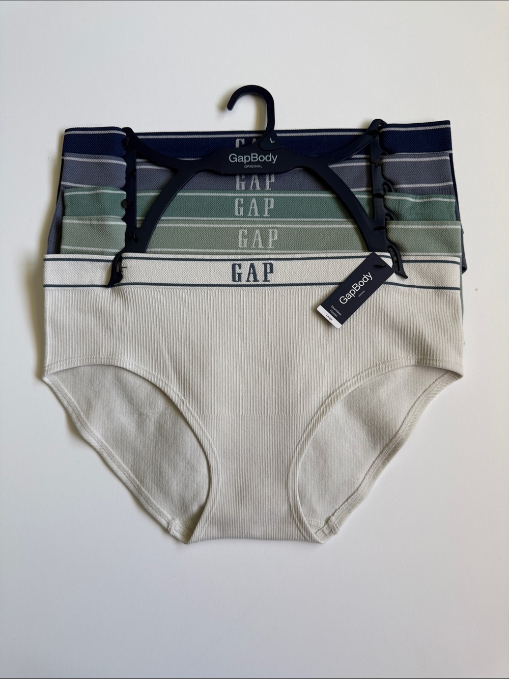 GAP SEAMLESS HIPSTERS SZ L NEW!